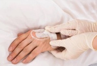 Yurttaş, hastaneye adım attığı andan itibaren para ödemeye başlıyor