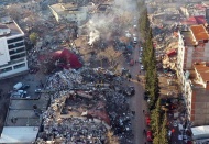 Deprem sadece 11 ili değil, bütün ülkeyi kapsayan bir yıkıma dönüşüyor