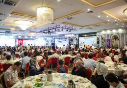 LGS’de derece alan öğrencilere para ve bisiklet