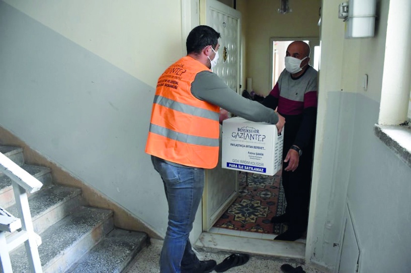 Arka sokaklar sosyal yardımlarla ayakta durmaya çalışıyor