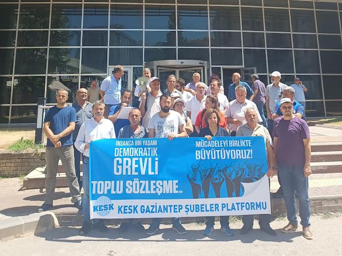 Artık ceplerimiz de boşaldı, eve ekmek götüremez hale geldik