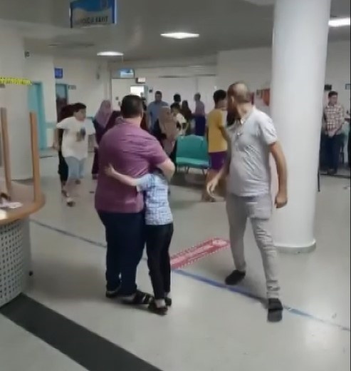 Alacak verecek meselesi yüzünden hastanede silahlarla birbirine girdiler