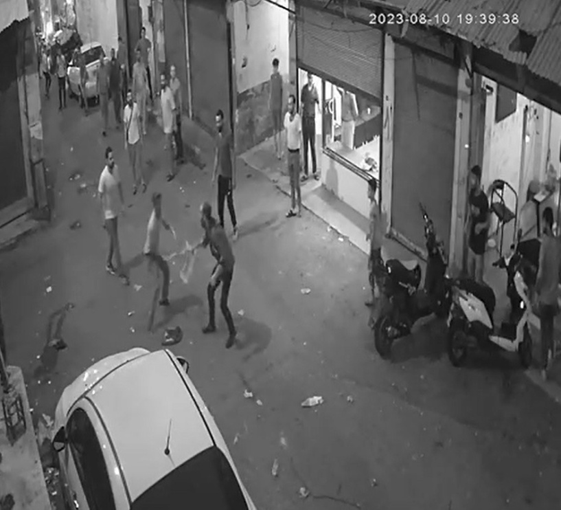 Yabancı uyruklu iki ayrı grup satır, bıçak ve sopalarla birbirine girdi