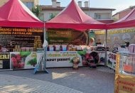 Depremzede esnaf için yöresel ürünler pazarı kuruldu