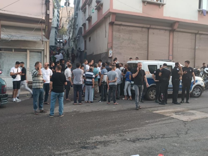 Mahalleli ile uyuşturucu satıcıları birbirine girdi, bir kişi öldü
