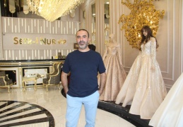 Gaziantep’te düğün telaşına giren çiftler, gelinlikçilere akın ediyor.