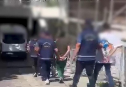 Vatandaşları 8 bin dolar  dolandıran 4 kişi yakalandı