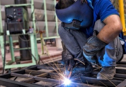 Yasa dışı yollarla gelen 8 göçmen yakalandı