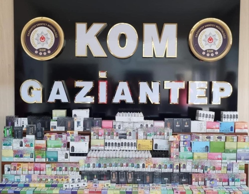 Kaçak sigara, elektronik sigara ve elektronik sigara malzemeleri ele geçirildi