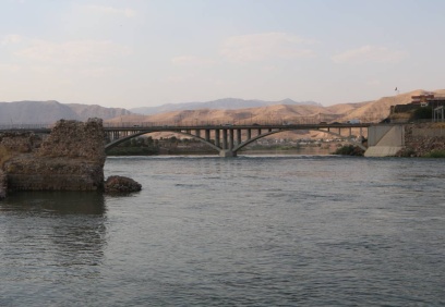 Nehirler, baraj istilasına uğradı, yerleşim yerleri susuz kalacak