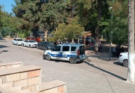 Traktörün çarptığı bahçe duvarının altında kalan dede ve torunu öldü