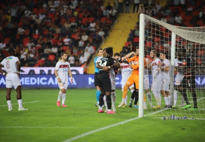 Sahasında yenildi 1-3