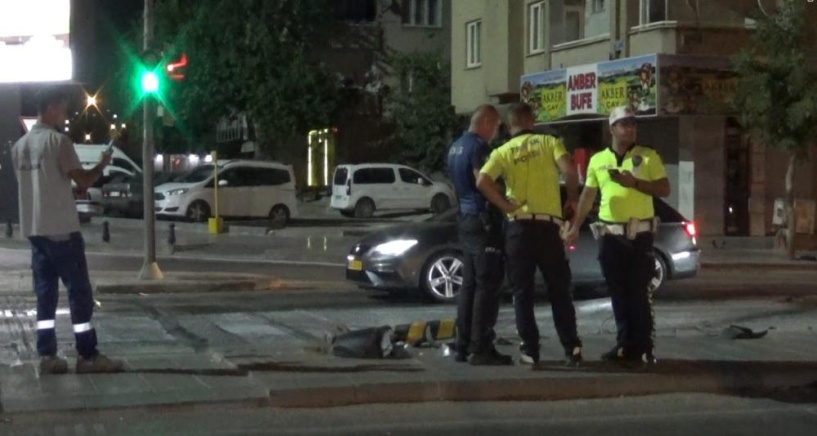 Motosiklete çarpmamak için manevra yaptı, yayaya çarptı
