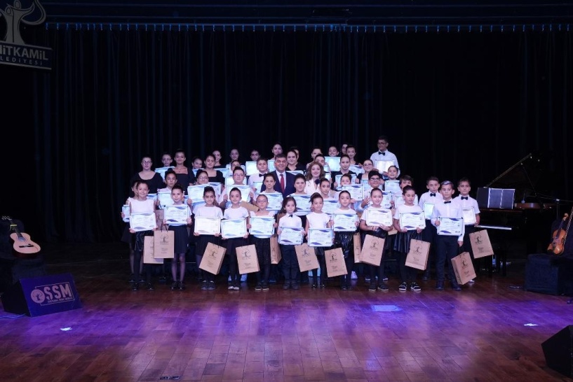 Çocuk orkestrası ilk konserini verdi