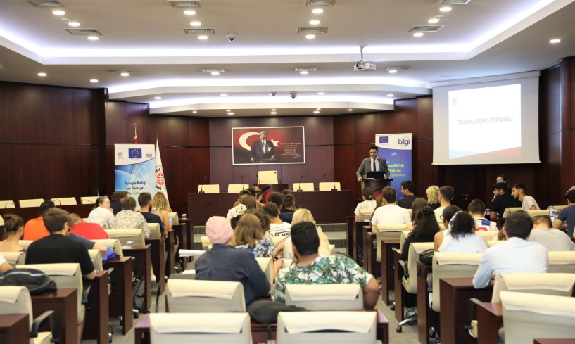 Türk ve yabancı öğrencileri bir araya getirildi