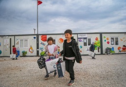 Nurdağı ve İslahiye’deki öğrencilerin tüm çanta, kırtasiye ve okul kıyafetini karşılanacak