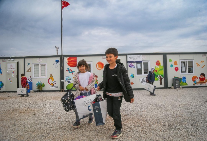 Nurdağı ve İslahiye’deki öğrencilerin tüm çanta, kırtasiye ve okul kıyafetini karşılanacak