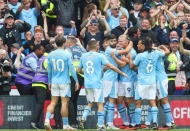 Deplasmanda Sheffield United'ı 2-1 yenerek 3'te 3 yapan Manchester City, zirvenin yeni sahibi oldu