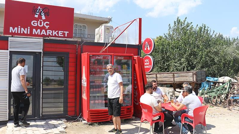 Coca-Cola'dan depremzede esnafa iş yeri desteği
