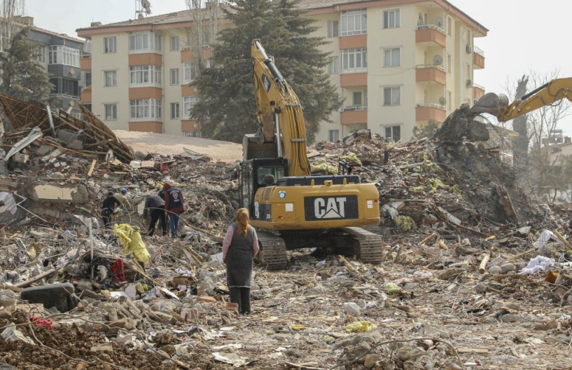 Müteahhitler değil, kooperatif başkanları tutuklandı