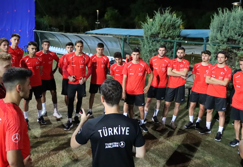 Ümit Milliler Cuma günü İrlanda ile oynayacak