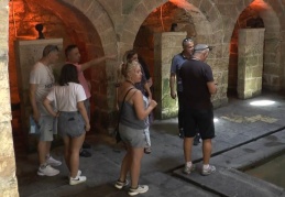 Kasteller, turistlerin ilgisini çekiyor