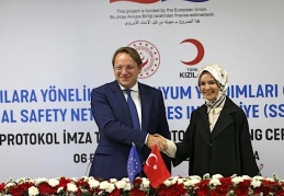 Türkiye dünyanın en büyük mülteci topluluğuna ev sahipliği yapıyor