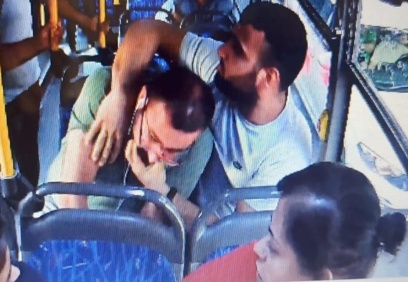 Kalp krizi geçiren yolcuyu hastaneye yetiştirdi