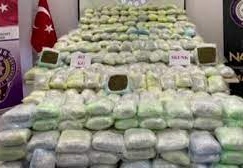 9 şehirde düzenlenen operasyonlarda 775 kilo uyuşturucu ele geçirildi