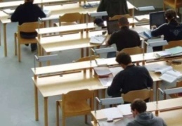 Deprem bölgesindeki üniversite öğrencileri geç gelen özel statüye tepki gösterdi