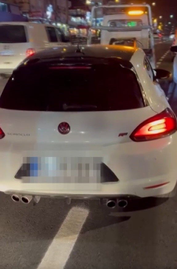 Modifiye araç kullanan ve kuralları ihlal eden sürücülere ceza yağdı
