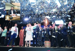 Vatandaşın gırtlağından kesilen paralarla vur patlasın çal oynasın