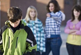 Şiddet yayılıyor: Üç öğrenciden biri akran zorbalığına uğruyor