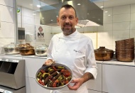 Simit kebabı, şişte de tepside de yapılabiliyor