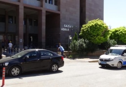 FETÖ’den yargılanan 4 kişiye hapis cezası