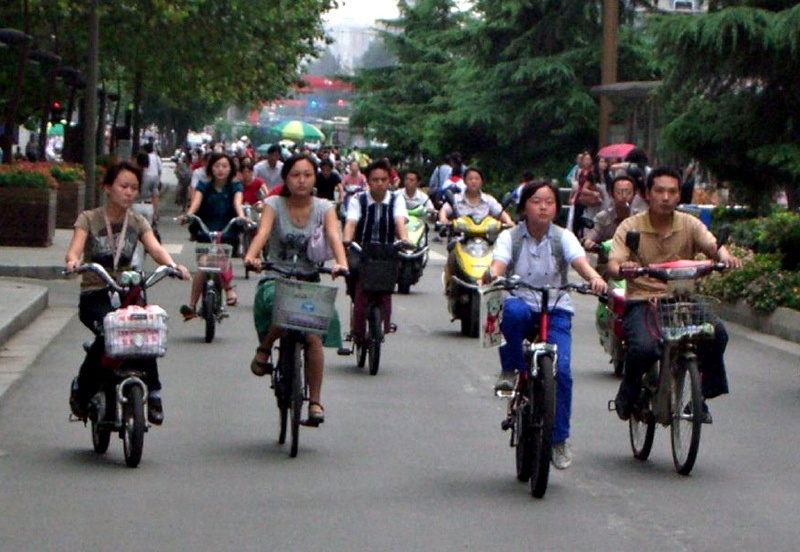 Her 100 yolculuktan 30’unu bisikletle yapıyor