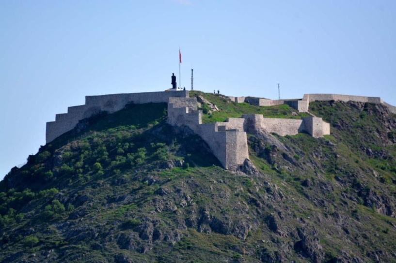 Gaziantep Kalesi ve Galler’deki Harlech Kalesi ile aynı görüntüye sahip