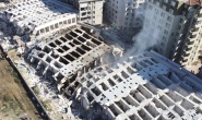 Enkazında bin insanın can verdiği Rönesans Sitesi'nin "inşaat sorumlusu" tutuklandı