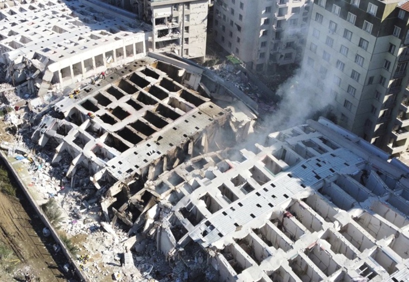 Enkazında bin insanın can verdiği Rönesans Sitesi'nin "inşaat sorumlusu" tutuklandı