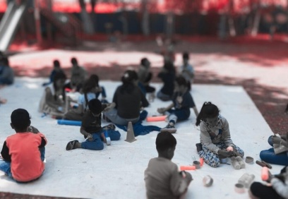 Deprem bölgesindeki çocuklara terapötik oyunlar oynatılıyor