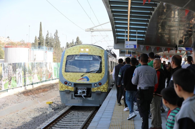 GAZİRAY, günde 10 bin yolcu taşıyor