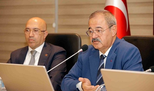 Tasarrufu ülke olarak öğrenmek zorundayız