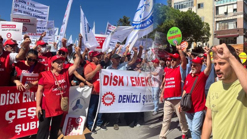 En düşük emekli aylığı en az asgari ücret seviyesine yükseltilmeli