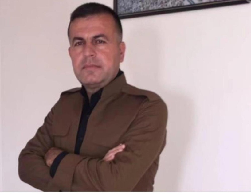 Akaryakıt yüklü kamyon devrildi, sürücüsü öldü