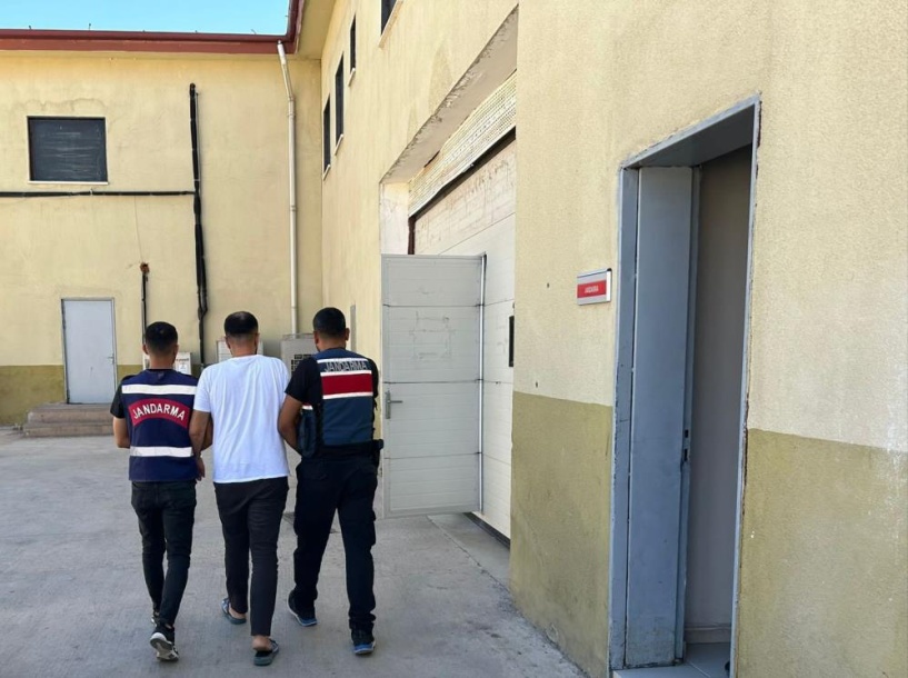 20 ayrı suçtan aranıyordu