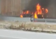 Servis aracı yandı