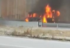 Servis aracı yandı