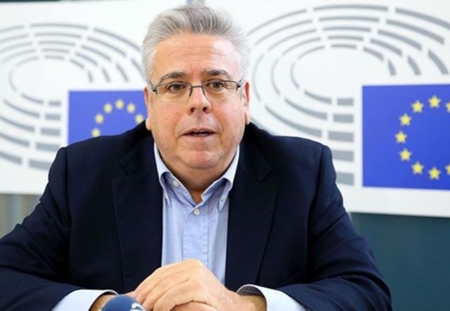 'Türkiye, AB hedefinden giderek uzaklaşıyor'