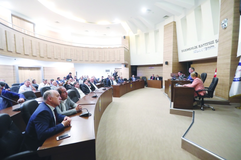 Encümen üyeliği ve komisyonlara yeni üyeler seçildi