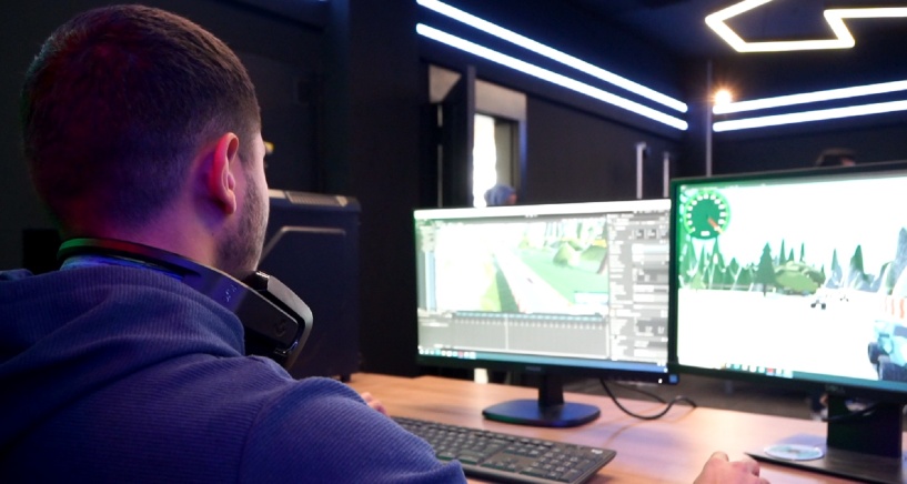 25 kursiyer yazılım programına katılarak sertifika aldı